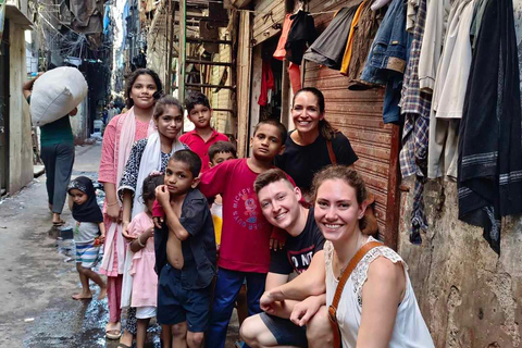 Private DhobiGhat Laundry & Slum Tour by a Local with Pickup