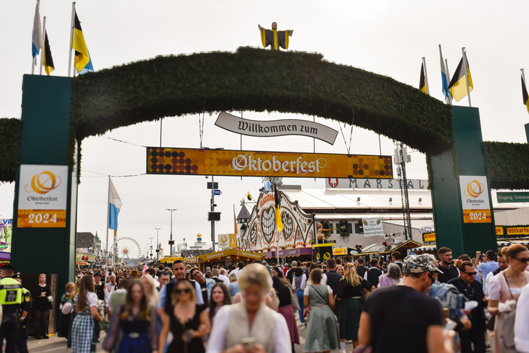 Munich: Oktoberfest Tour & Big Beerhall Evening Reservation 1. Sunday Oktoberfest 2026: Tour & Big Beerhall Reservation