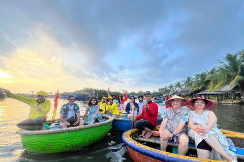 Hoi An: Combo Entradas Bosque de Cocoteros y Espectáculo de Recuerdos de Hoi An