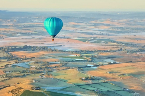 Yarra Valley Luchtballonvlucht en champagneontbijtSunrise Flight & Champagne ontbijt