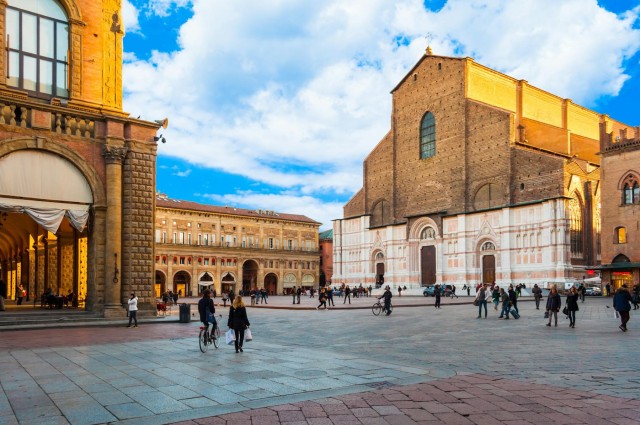Visit Bologna Theme Tour the Oldest University in Europe in Bologna