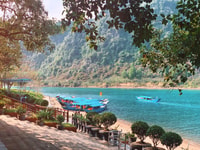 De Dong Hoi, Paradise Cave e Phong Nha Cave Tour & Lunch - Housity