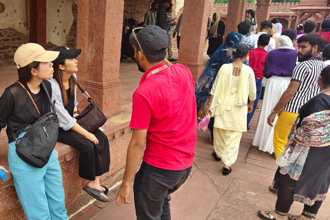 From Delhi: Taj Mahal & Agra Tour by Gatimaan Express Train