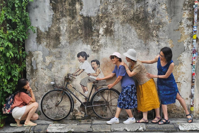 Heritage &amp; Henna: 3-Hour Walking Tour in George Town