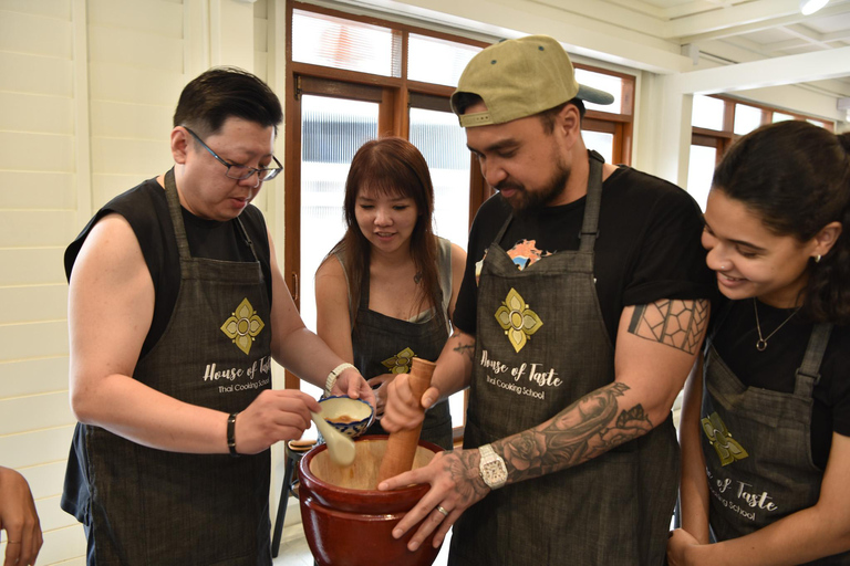 Sathon: Hands-on Thai Cooking Class & Market Tour in Bangkok