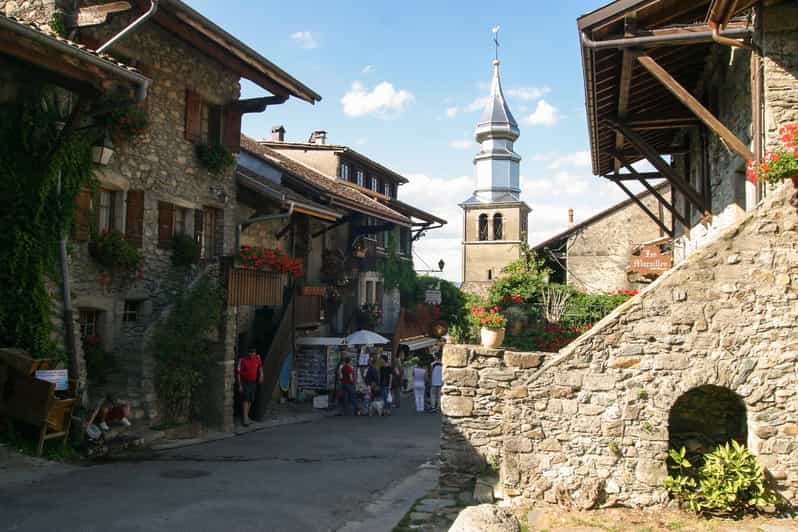A guided tour of the medieval village of Yvoire | GetYourGuide