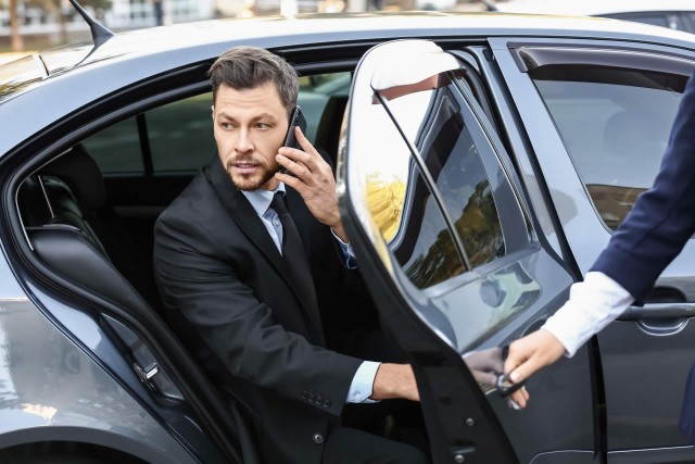 Visit Airport Private transfer to/from Orly in Paris