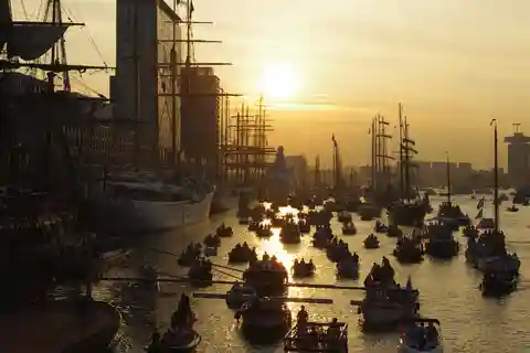 Cruzeiro SAIL 2025 a partir da Estação Central de Amesterdão