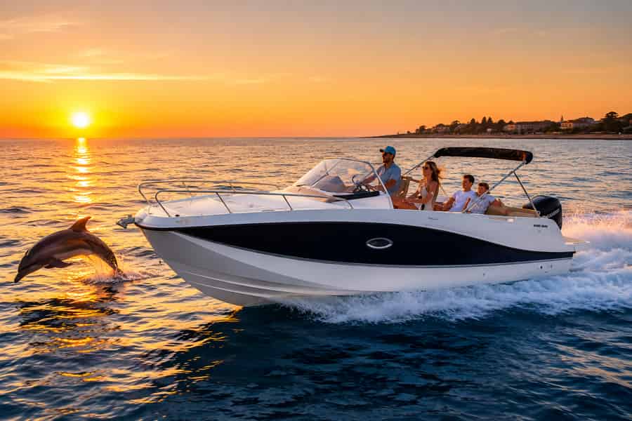 Poreč: Sonnenuntergangsfahrt mit Delfinbeobachtung. Foto: GetYourGuide Poreč: Sonnenuntergangsfahrt mit Delfinbeobachtung. Foto: GetYourGuide