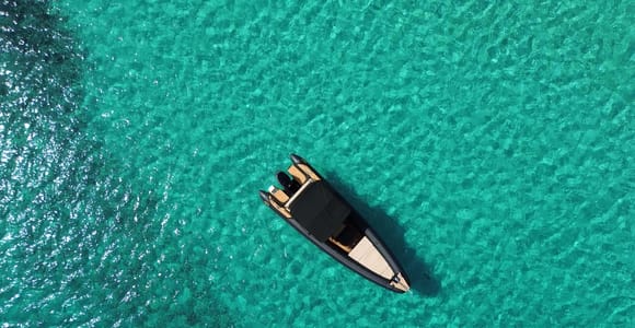 Paros: Sunset Boat Tour to Antiparos with Wine