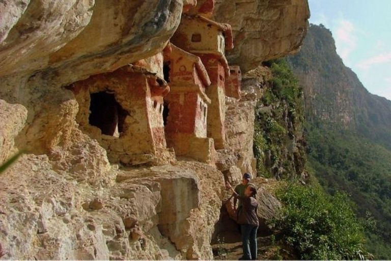 Chachapoyas : Mausolées de Revash et musée de Leymebamba