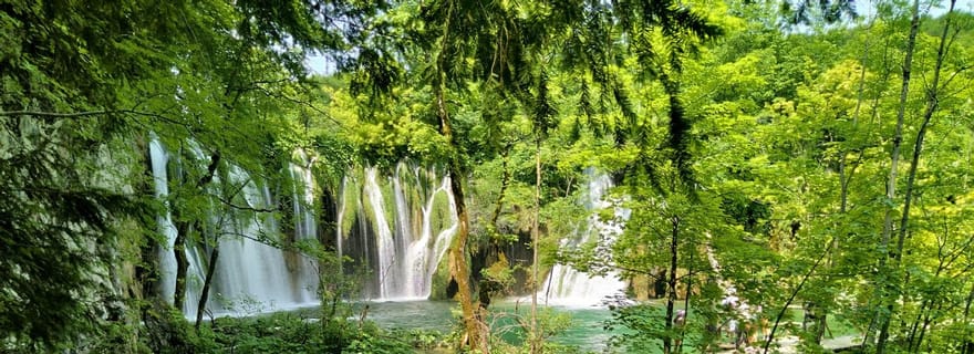 Lacs de Plitvice : visite guidée à pied avec tour en bateau
