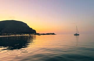 Palermo: Mondello bei Sonnenuntergang mit Bad und Aperitif