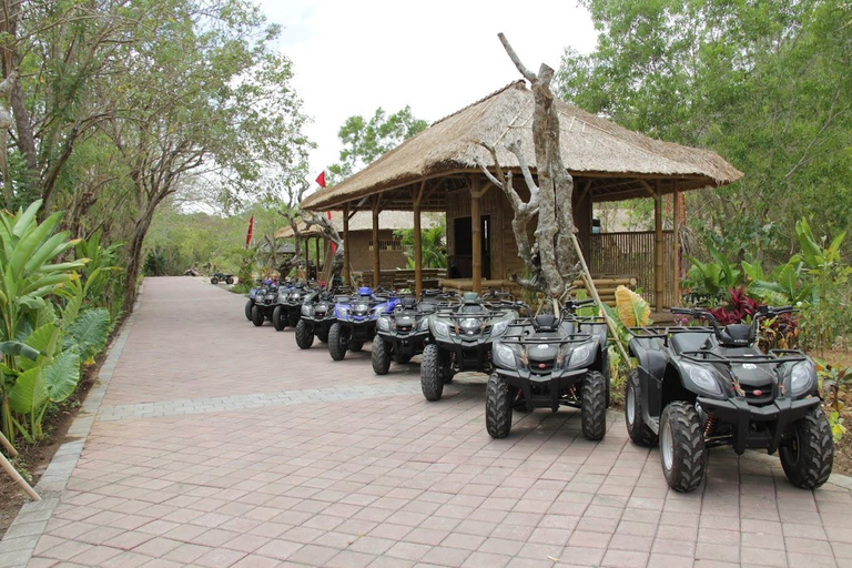 Bali Aventura en quad ATV por el barro de UluwatuPaseo en Tándem con Punto de Encuentro