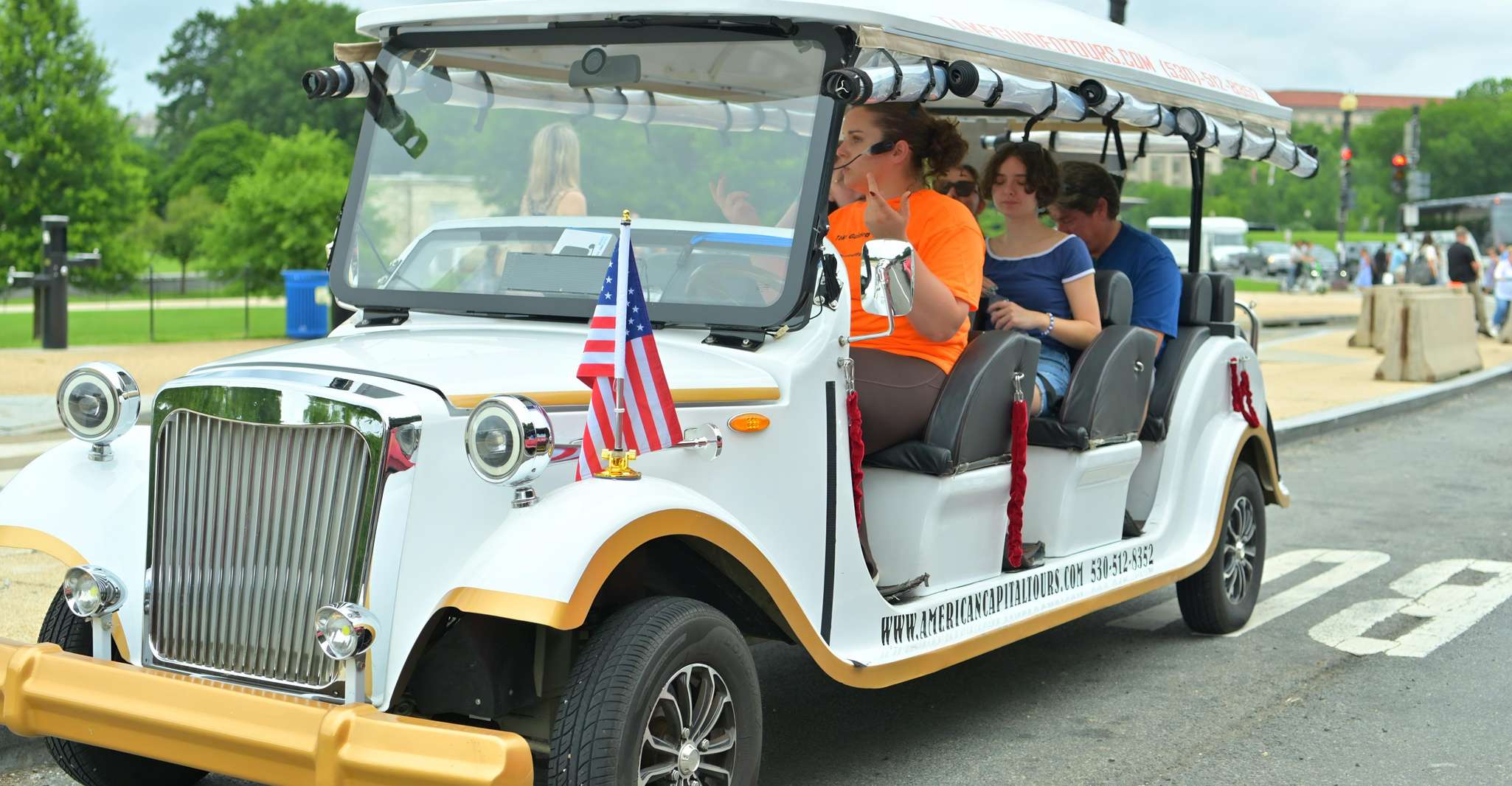 Washington DC: Guided Monuments and History Tour by E-Cart