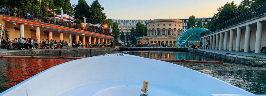Paris : croisière fluviale sur la Seine avec panier apéritif en option