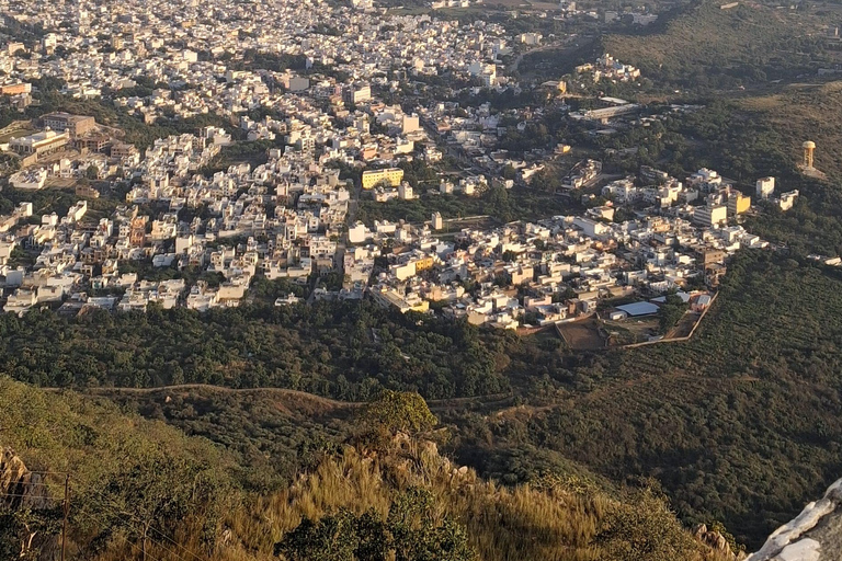 Monsoon Palace visit with Hotel Pickup-dropoff All Inclusive Guided Hiking at Monsoon Palace with Lunch