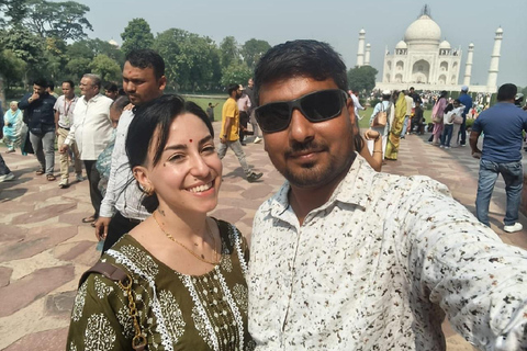 Agra: Taj Mahal and Mausoleum Skip-the-Line Guided Tour Tour with Local Expert Tour Guide Only