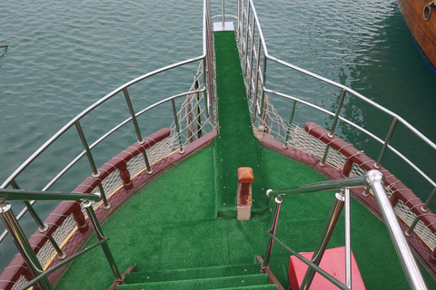 Alanya: Wine Boat with Dinner and Snacks (Adults-Only) Alanya:Adults-Only Wine Boat with Dinner and Snacks Transfer