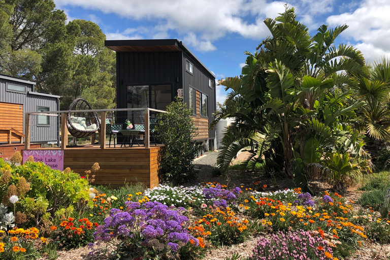 Pink Lake Tiny House verblijf - BBQ diner &amp; kampvuur ervaring