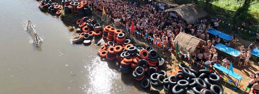 Pai : Excursion en bouée sur la rivière avec DJ et soirée mousse