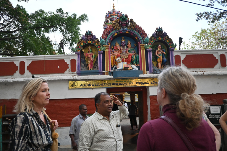 Bangalore: Foodie Tour, Local Market, & Mystery Nandi Temple Bangalore:Food Street Walk+Local Market+Mystery Nandi Temple