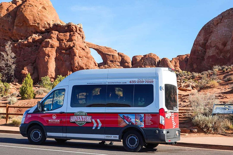 Arches National Park: Sunset Discovery Tour Without pickup