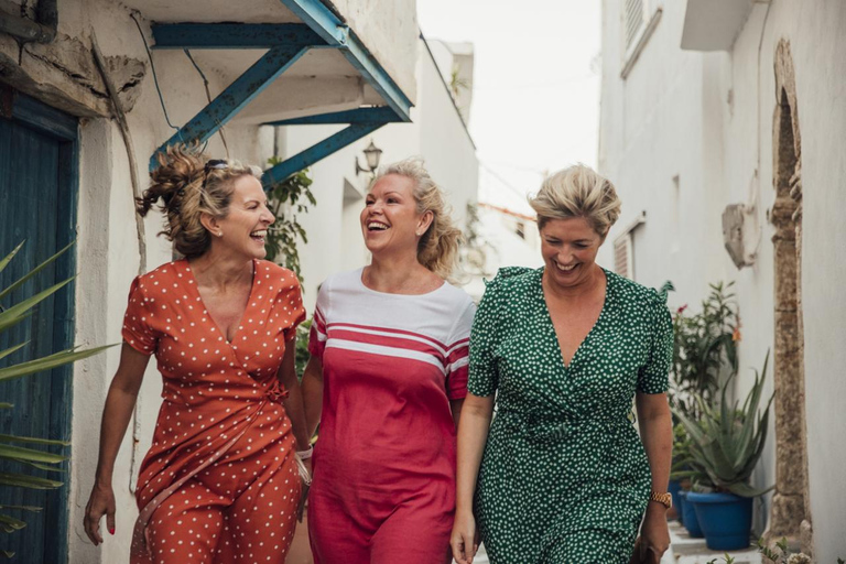 Heraklion: Private Photoshoot in Old Town and Harbour Premium: 50 photos | 60 mins