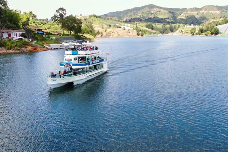 From Medellin: Guatape El Peñol with Boat, Breakfast & Lunch Meeting Point from El Poblado Park