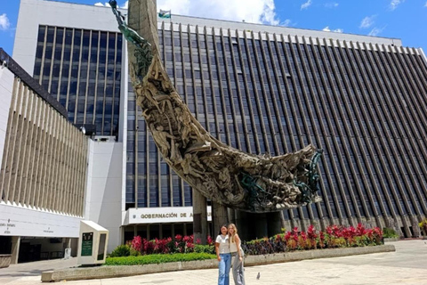 Medellín Through Time – City Sightseeing Tour | Subway, Metrocable, and Historic Center