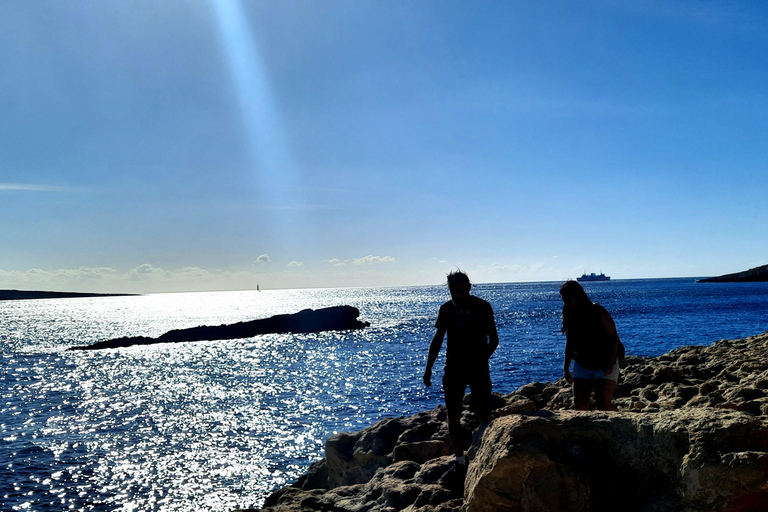 Gozo Unveiled: Guided Hiking Tour at the East of the Island Window