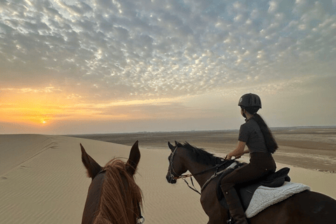 Doha: Souq Waqif Tour with Sealine Horse Riding Experience