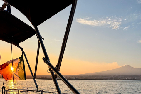 Catania: Sunset Sailing Tour with Sicilian Aperitif