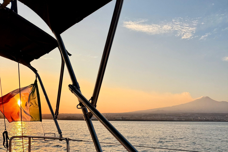 Catania: Sunset Sailing Tour with Sicilian Aperitif