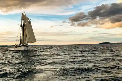 Traverse City: Fall Evening Sail on Tall Ship Manitou