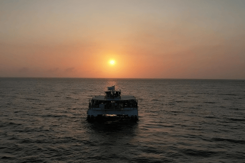 Cartagena: Catamaran Flamante Sunsetplan with Open Bar!