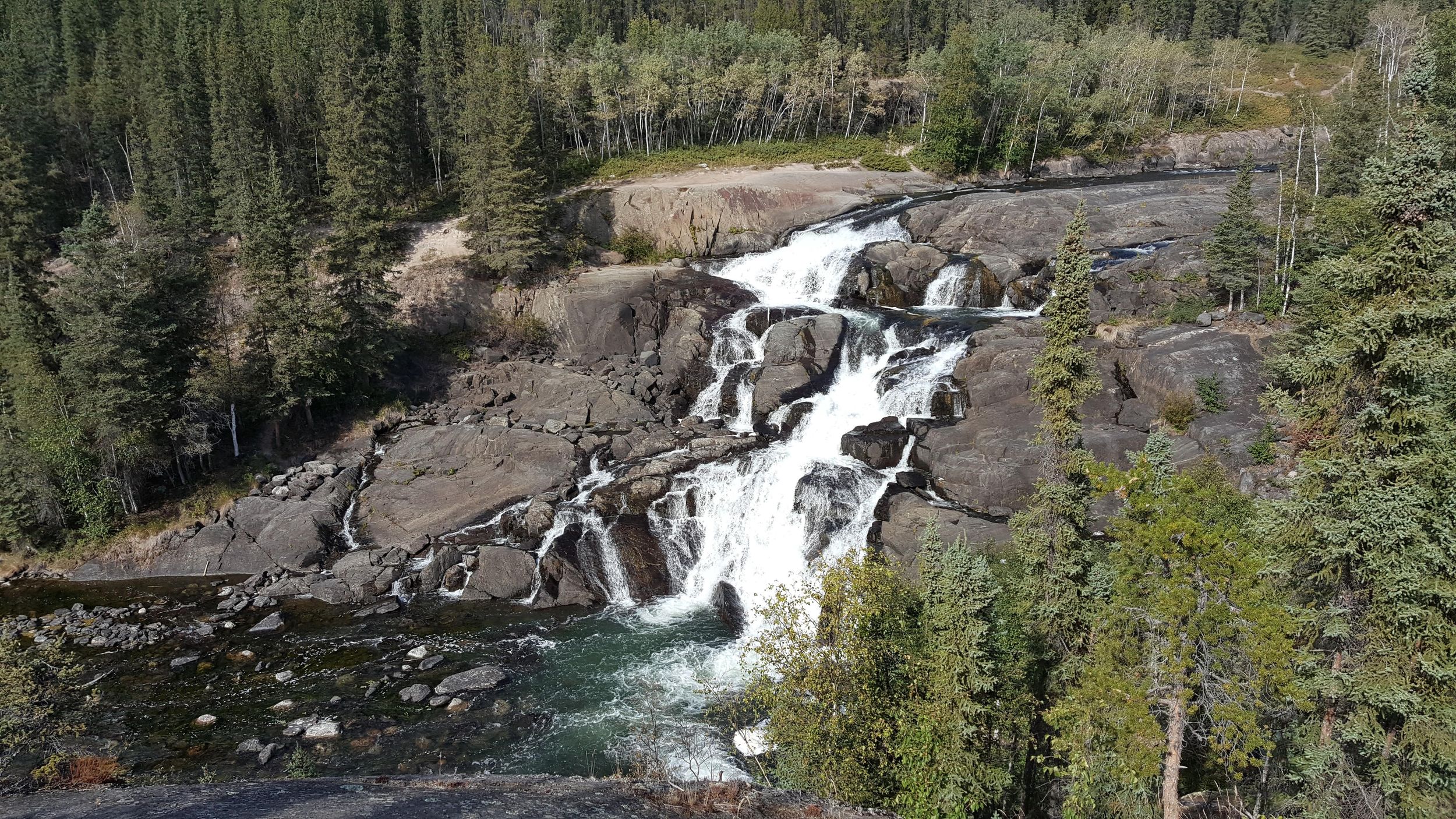 Wanderung zu den Cameron Falls mit Grillen am See 5 Std.