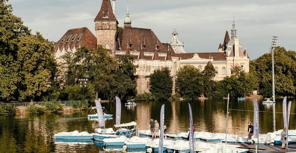 Budapest: Heroes' Square-City Park Tour & Music Performance