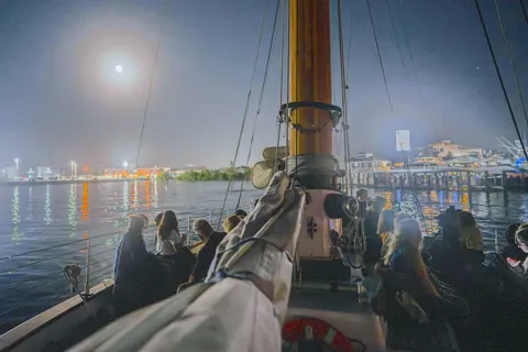 Key West: Schooner Full Moon Night Sail with Drinks