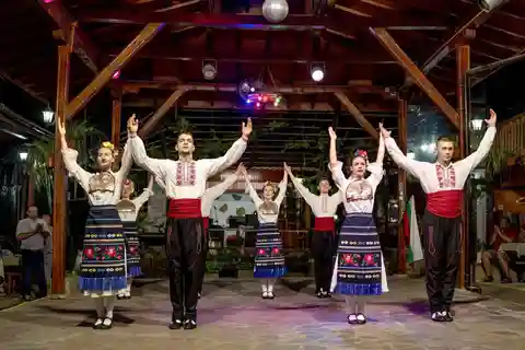 Wieczór bułgarski: Tradycyjna restauracja i program folklorystyczny