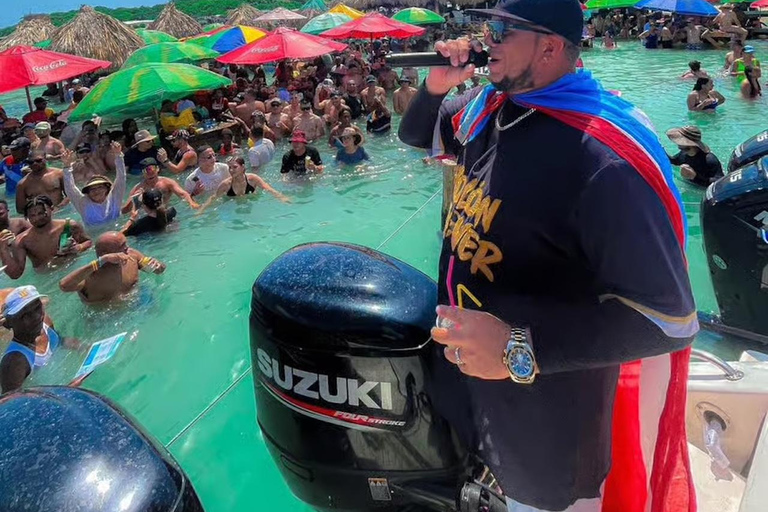 Cartagena: Rosario Islands Party Boat Tour with DJ