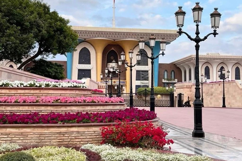 Muscat: Half-Day City Tour With Pickup & drop-off Muscat: Private City Tour - Luxury Mercedes
