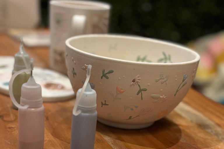 Bilbao: Pinta sobre cerámica en el único ceramicafé de la ciudad