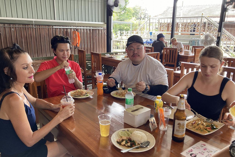 Damnoen Saduak & Maeklong Railway Market Tour