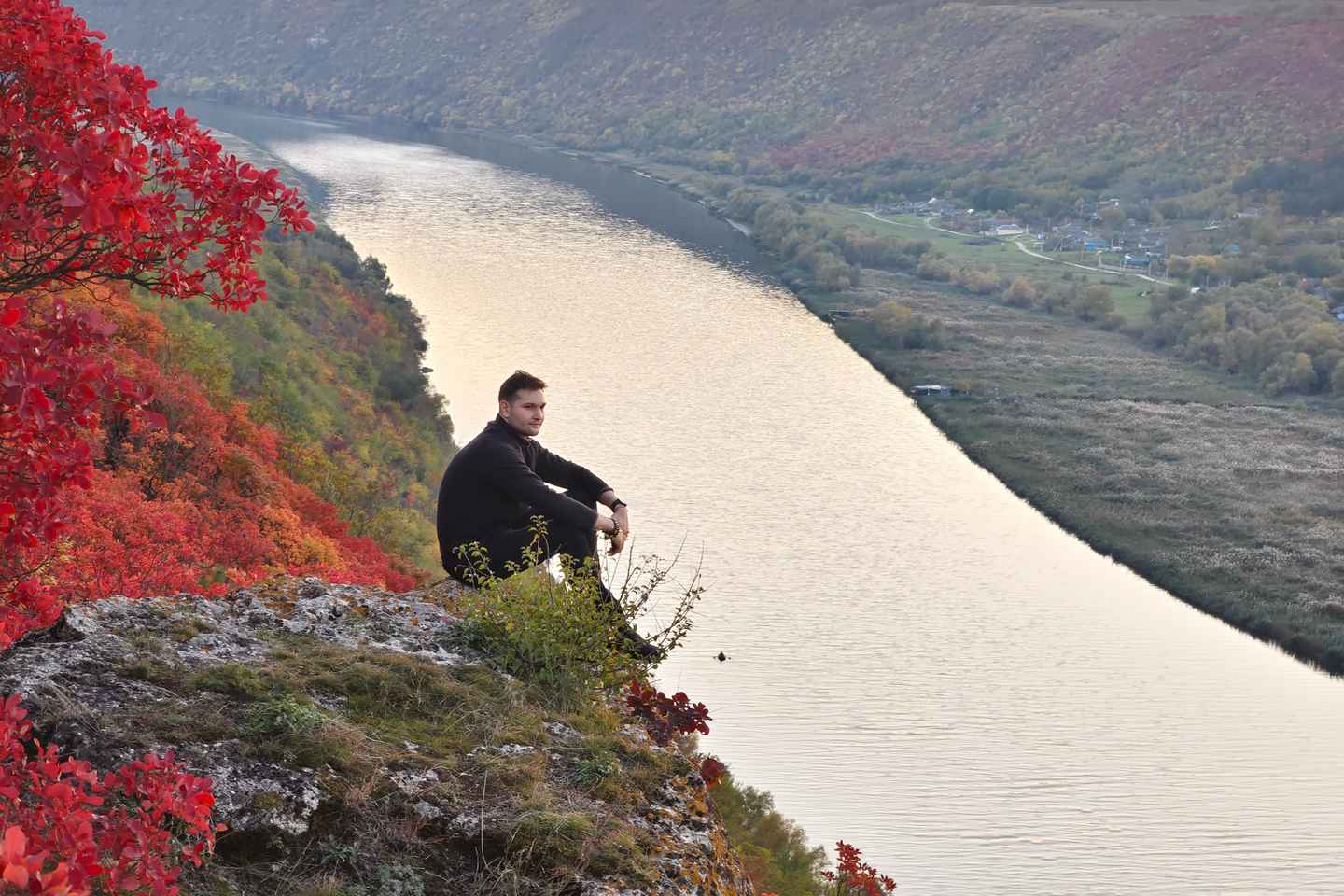 Chisinau: Hiking, Cave Monastery and Curchi Monastery Tour