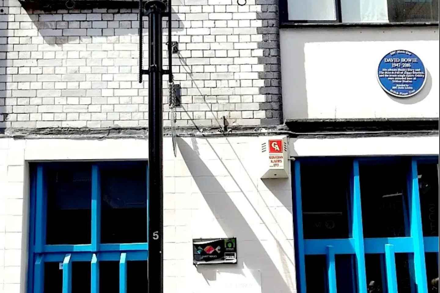 London: Beatles Magical Mystery Tour; Abbey Road, Savile Row