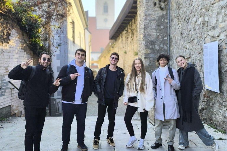 Desde Budapest: excursión de un día a Bratislava en furgoneta