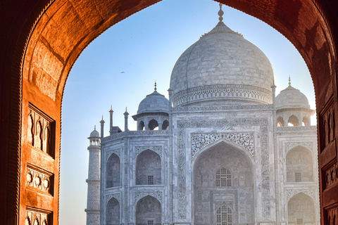 Taj Mahal: Sunrise Skip-the-Line Entry Ticket with Guide Agra: Taj Mahal & Agra Fort Sunrise Express Entry with Guide