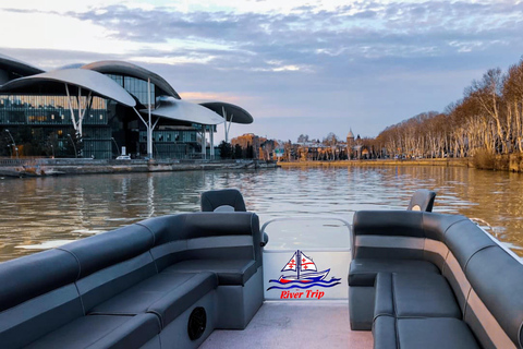 تبليسي: رحلة بحرية لمشاهدة المدينة على النهر