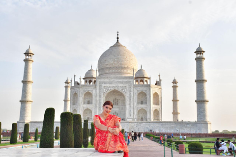 Private 6-Day Golden Triangle & Udaipur Luxury Tour Car + Guide + Monuments Tickets + 5 Star Accommodation